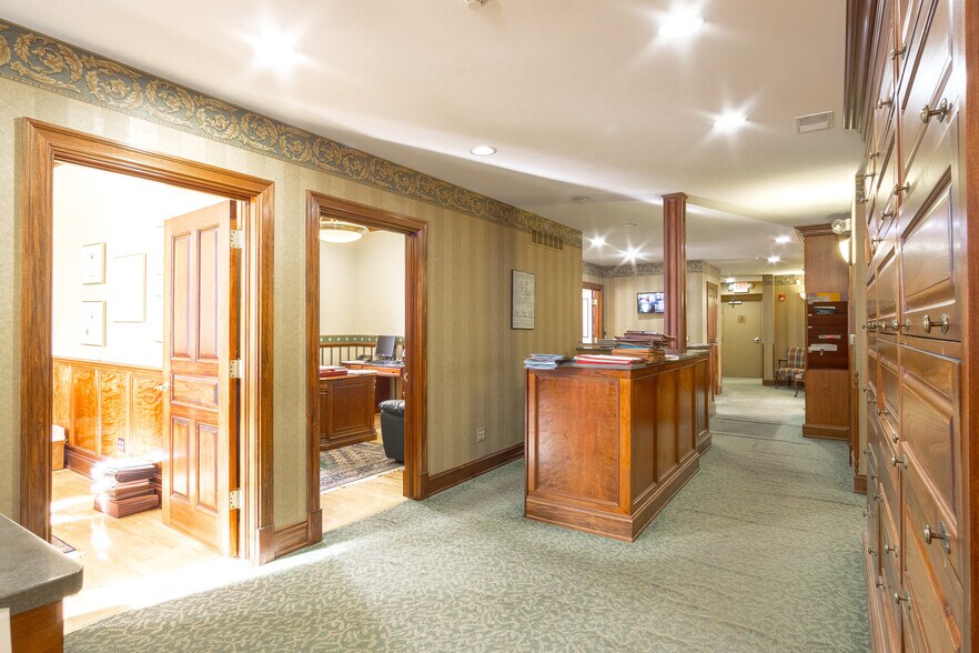 More Photos Of 4000 S Oak St, Metamora Storefront Retail Office For Sale