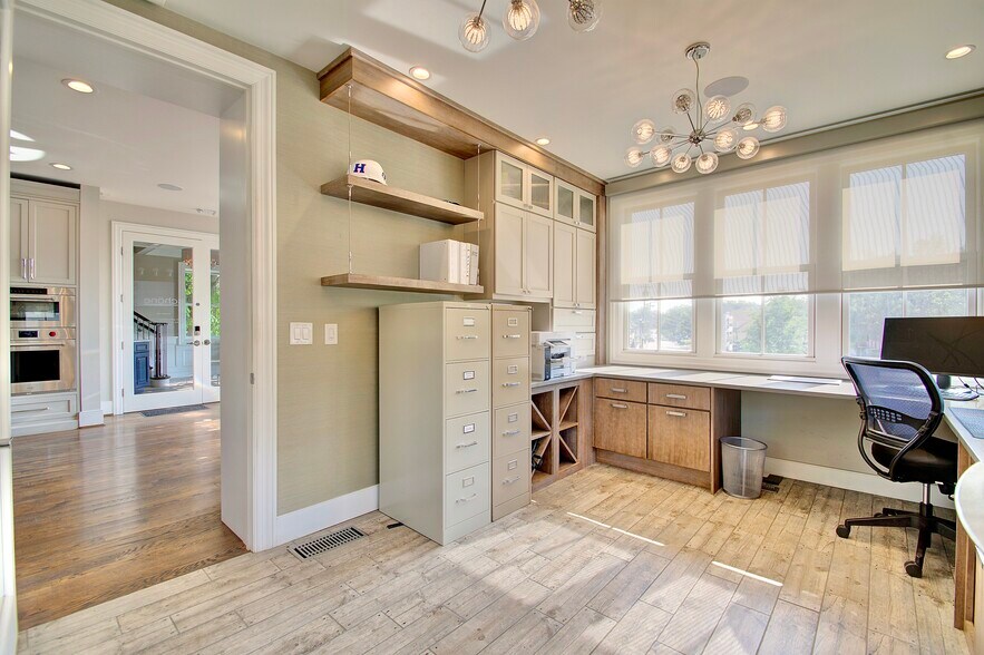 More Photos Of 33 N Fort Thomas Ave, Fort Thomas Office For Sale