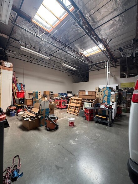 More Photos Of 301-315 N Berry St, Brea Light Distribution For Sale