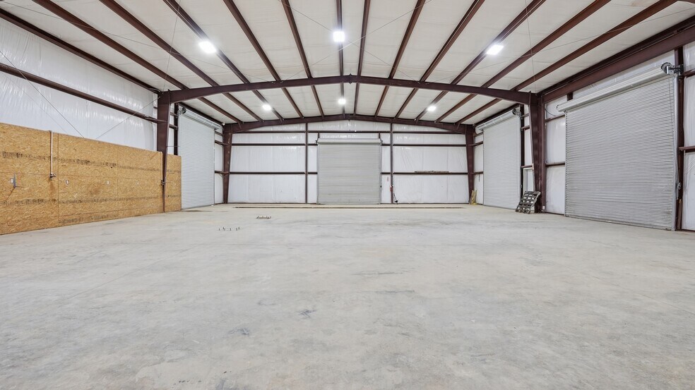 More Photos Of 1087 Aedc Rd, Winchester Industrial For Lease