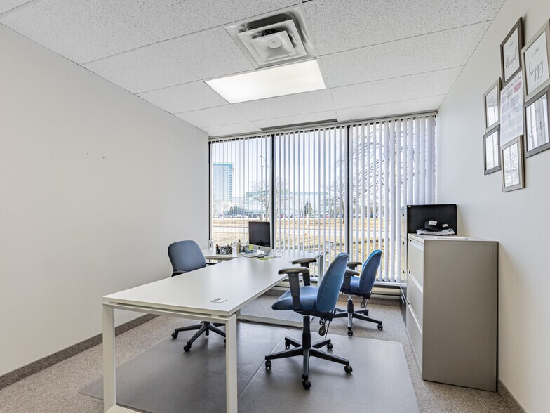 More Photos Of 200 Matheson Blvd W, Mississauga Medical For Lease