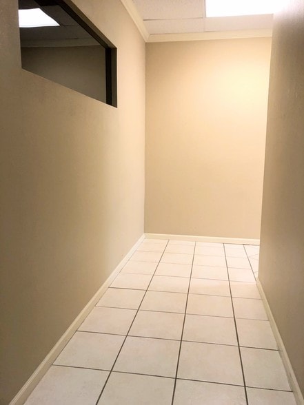 More Photos Of 3459 Pine Ridge Rd, Naples Office For Lease