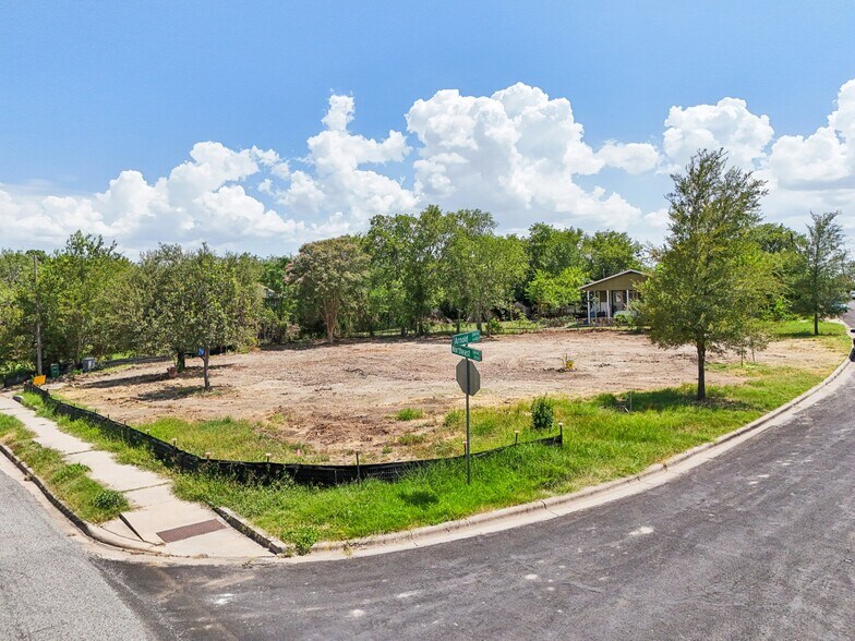 More Photos Of 3101 Northeast Dr, Austin Land For Sale