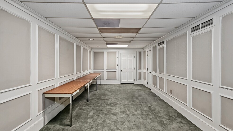 More Photos Of 112 N Jefferson St, Athens Bank For Lease
