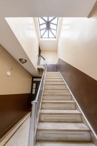 More Photos Of 4715 47th St, Woodside Apartments For Sale