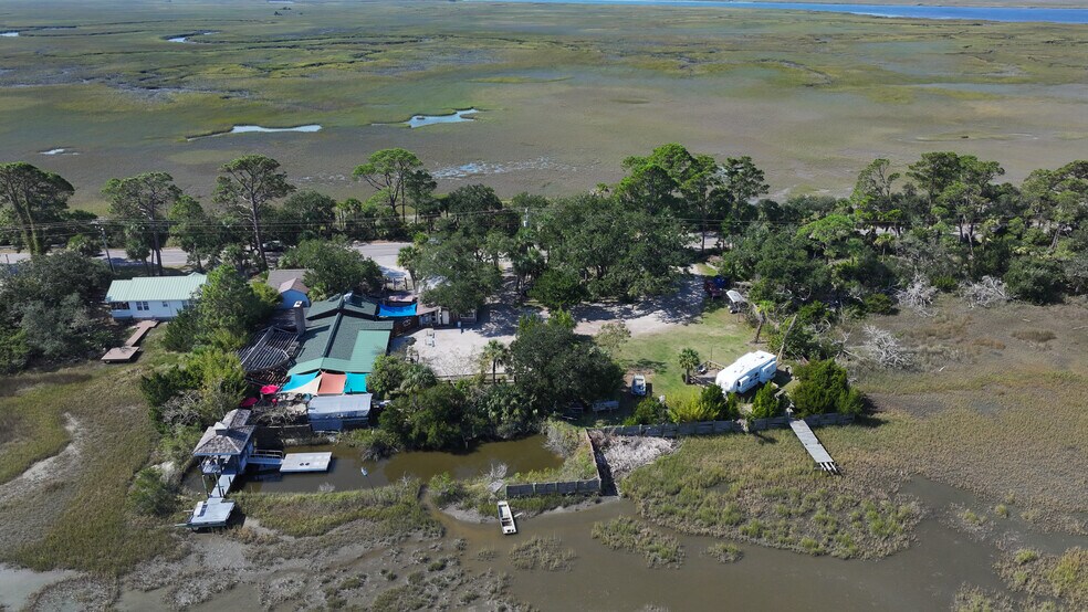 More Photos Of 2111 Sea Island Pky, Saint Helena Island General Retail For Sale