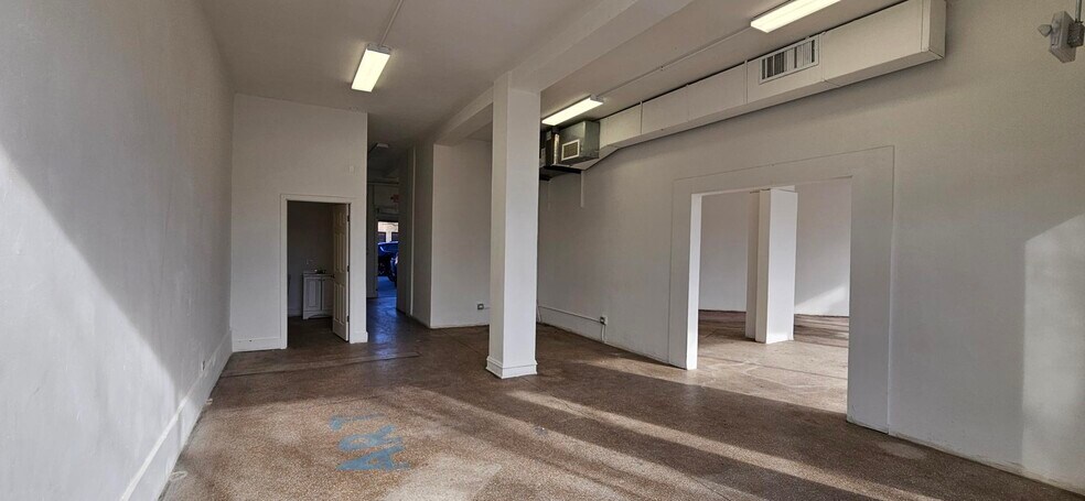 More Photos Of 1921 Central St, Evanston Apartments For Lease