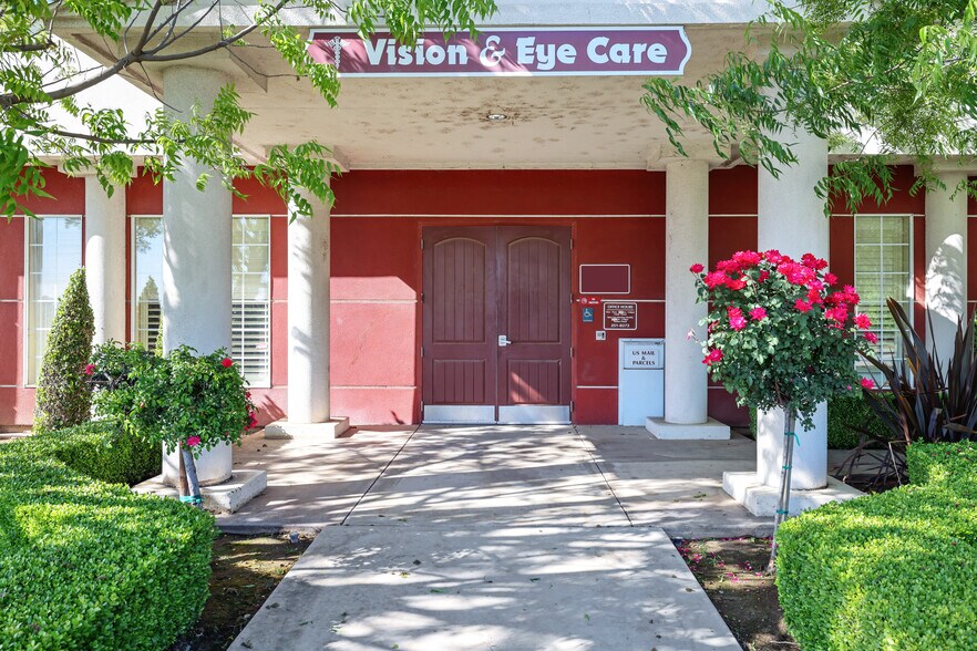 More Photos Of 5781 E Kings Canyon Rd, Fresno Medical For Sale