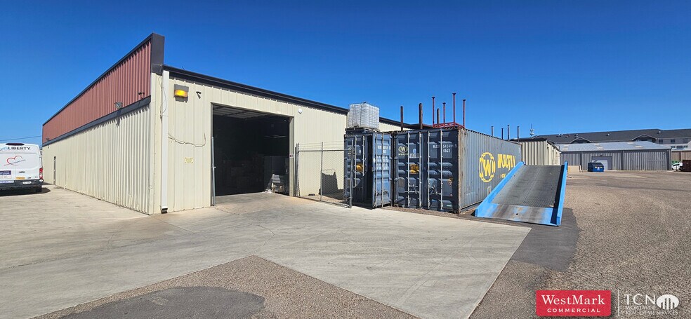 More Photos Of 6035 45th St, Lubbock Showroom For Lease