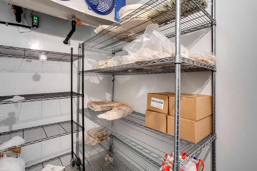 More Photos Of 8091 Kiriak Link SW, Edmonton Unknown For Lease