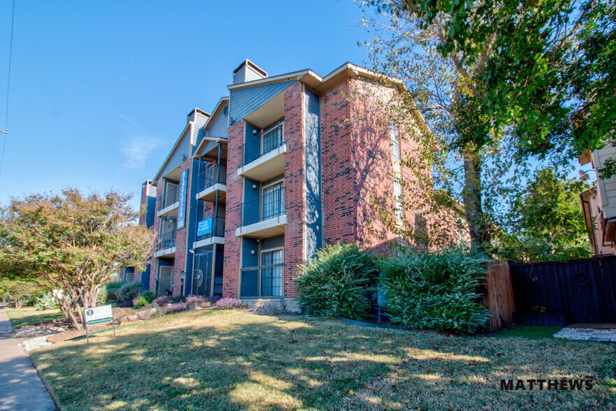 Primary Photo Of 1820 N Garrett Ave, Dallas Apartments For Sale