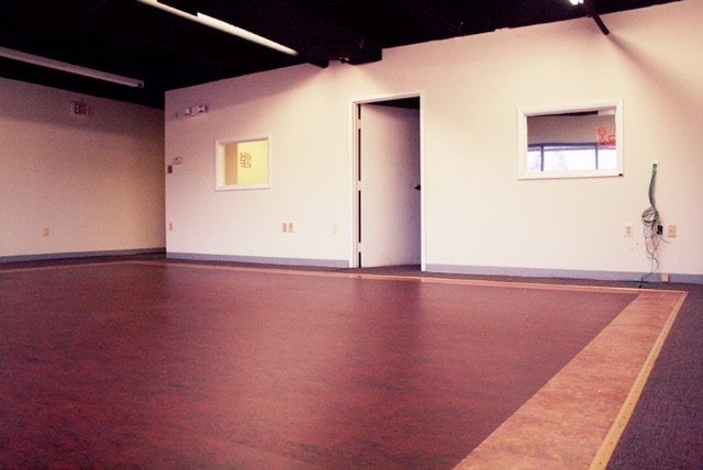 More Photos Of 8390 Terminal Rd, Lorton Warehouse For Lease