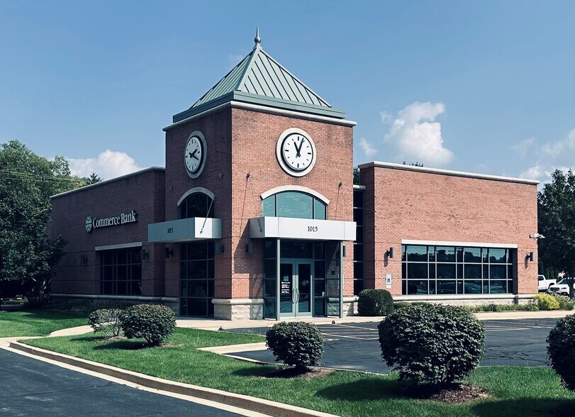 Primary Photo Of 1015 W Windsor Rd, Champaign Bank For Sale