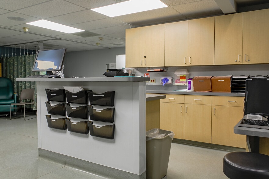 More Photos Of 244 Western Ave, South Portland Medical For Sale