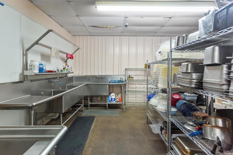 More Photos Of 103 Interstate 40, Shamrock Restaurant For Sale