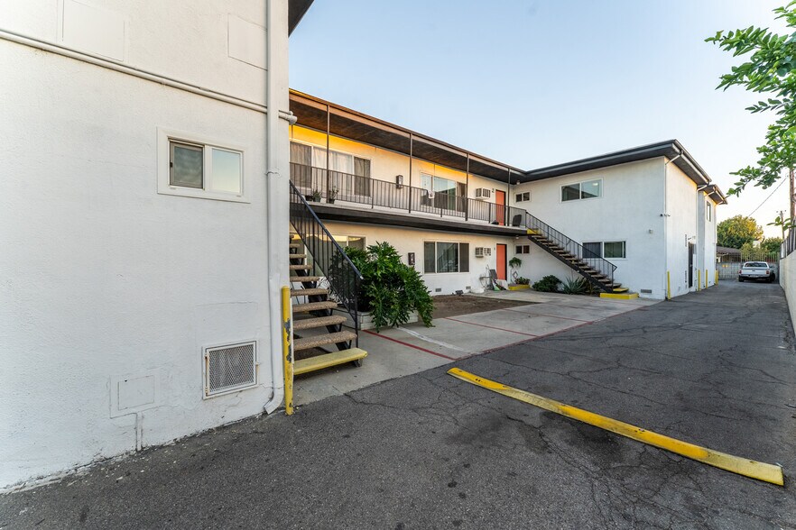 More Photos Of 14924 Roscoe Blvd, Panorama City Apartments For Sale