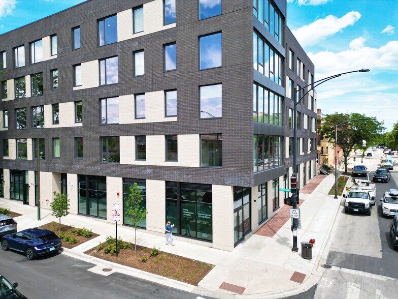 More Photos Of 3605 N Ravenswood Ave, Chicago Apartments For Lease