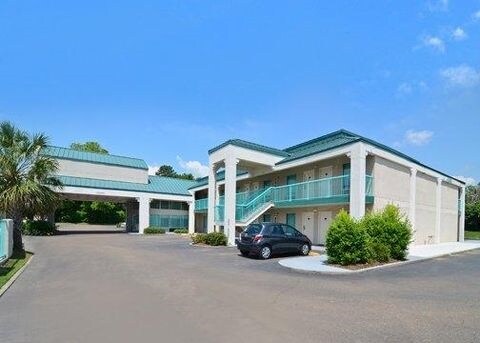 More Photos Of 337 Devereaux Dr, Natchez Hotel For Sale