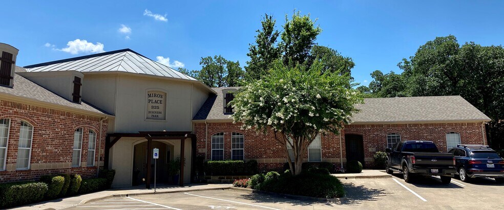 More Photos Of 325 Miron Dr, Southlake Medical For Lease