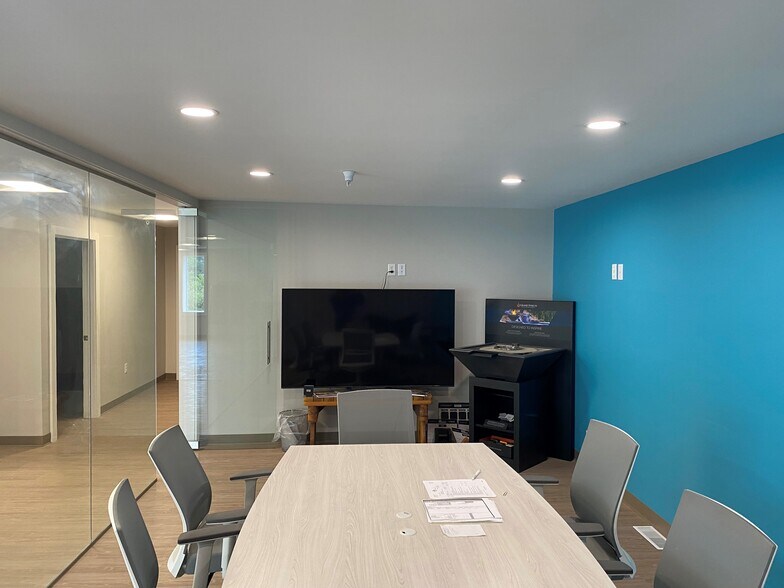 More Photos Of 8960 Excelsior Blvd, Hopkins Industrial For Sale