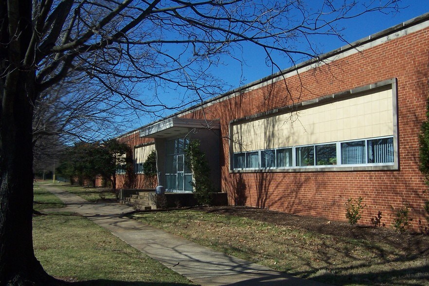 More Photos Of 1180 Seminole Trl, Charlottesville Warehouse For Lease