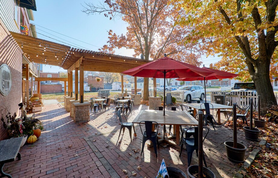 More Photos Of 214 E 1st St, Hermann Storefront Retail Residential For Sale