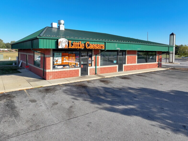 More Photos Of 3105 S 9th St, Lafayette Freestanding For Lease