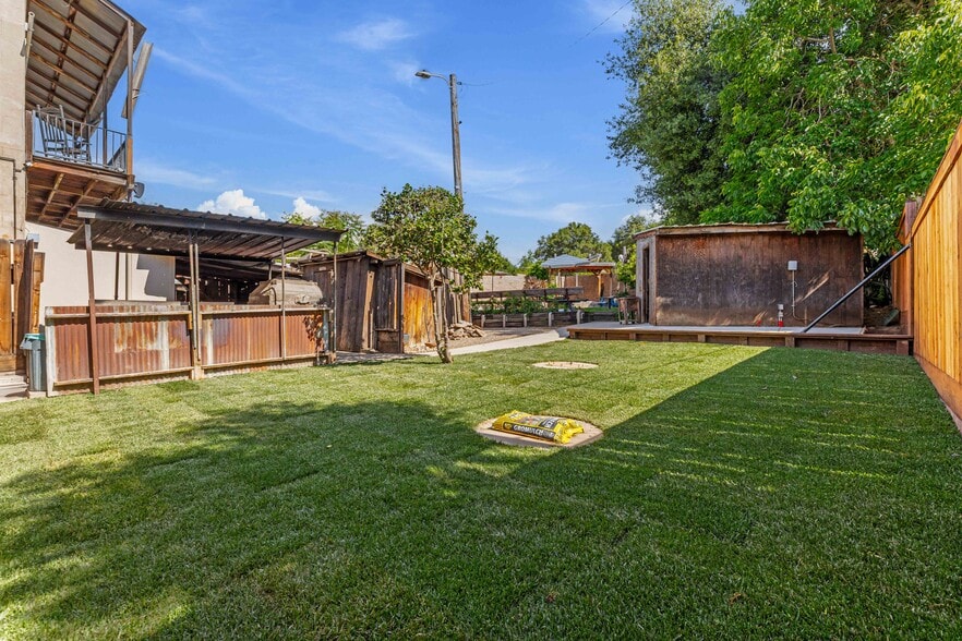 More Photos Of 30048 Yosemite Blvd, La Grange Bar For Sale