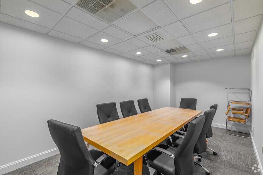 More Photos Of 17 E Market St, York Coworking Space