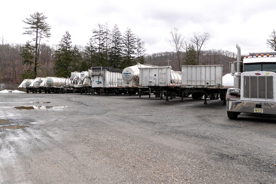 More Photos Of 56 US 46 Hwy, Columbia Distribution For Lease