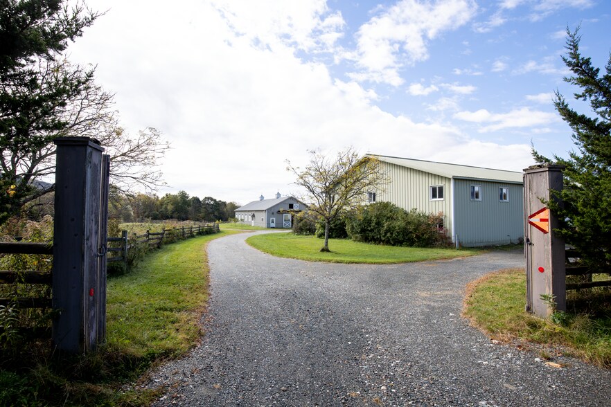 More Photos Of 4 Whitman Rd, Stephentown Sports And Entertainment For Sale