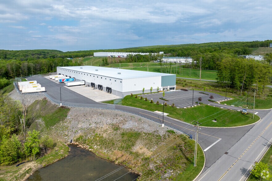 More Photos Of 380-400 Research, Pittston Township Distribution For Lease