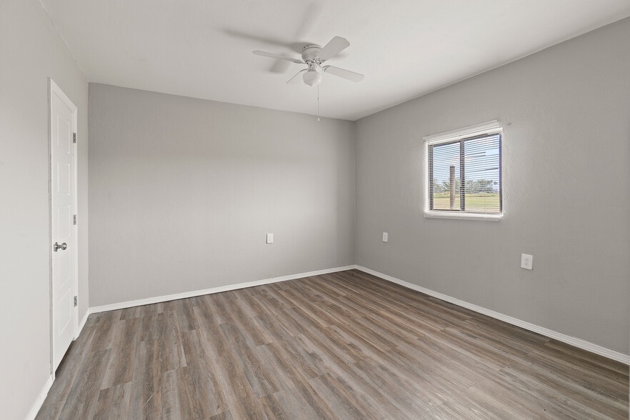 More Photos Of 142 S Val Verde Rd, Donna Apartments For Sale