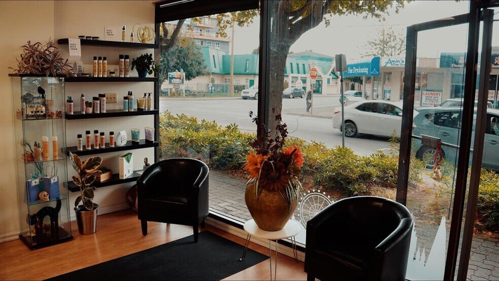 More Photos Of 15239 Russell Av, White Rock General Retail For Sale