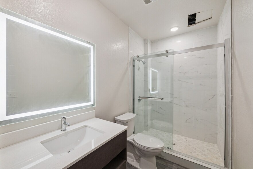 More Photos Of 5005 Avenue U, Galveston Hotel For Sale