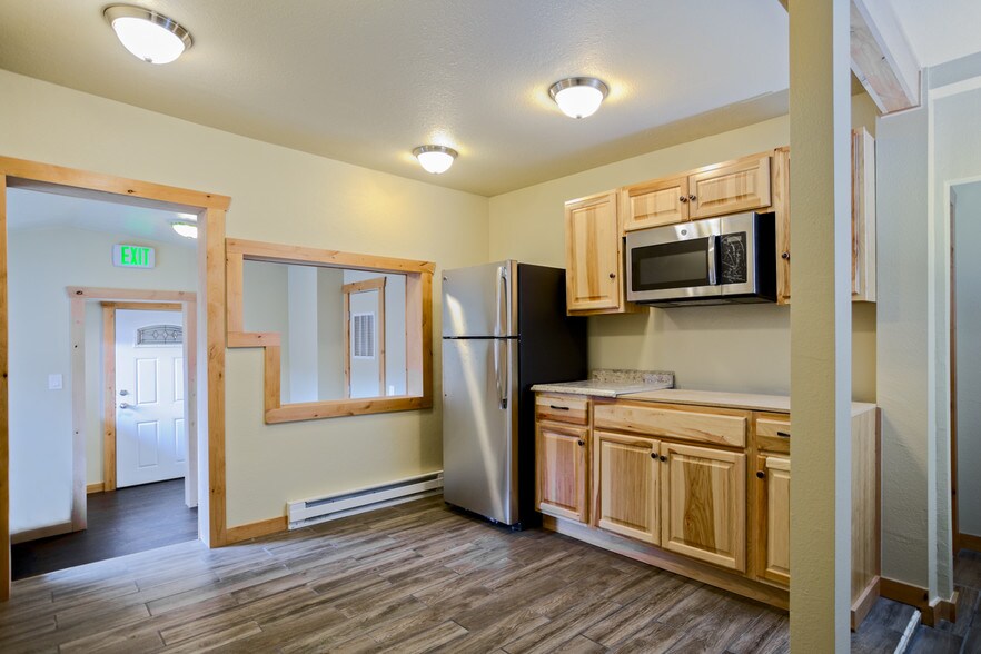 More Photos Of 1 W 1st St, Nederland Storefront Retail Office For Lease