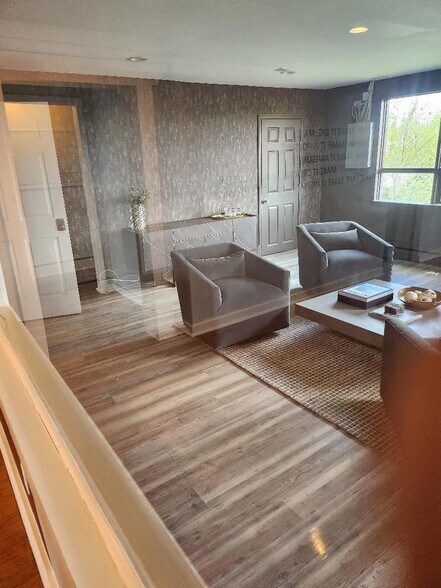 More Photos Of 5301 Harford Rd, Baltimore Office For Sale