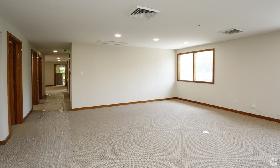 More Photos Of 7330 Highland Rd, Baton Rouge Coworking Space