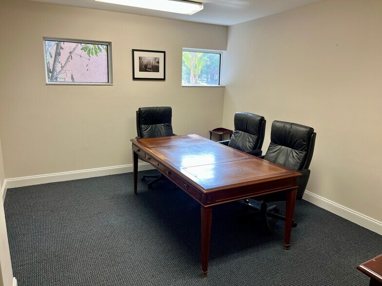 More Photos Of 306 S Plant Ave, Tampa Office For Sale