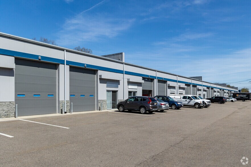 More Photos Of 120 Leland St, Framingham Warehouse For Lease