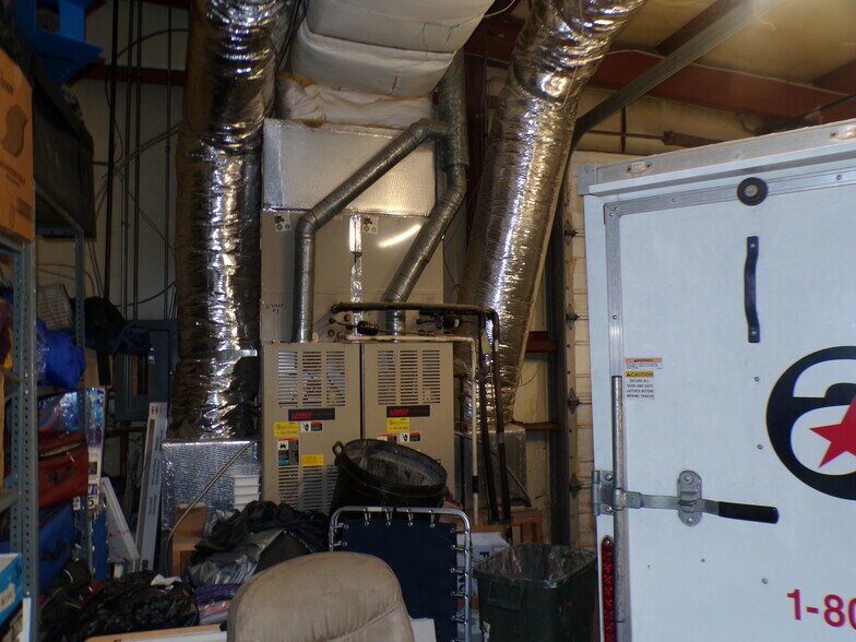 More Photos Of 7619-7621 E 46th Pl, Tulsa Showroom For Sale