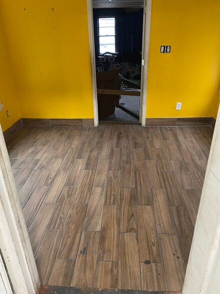More Photos Of 6154 Michigan Rd, Indianapolis Office For Lease