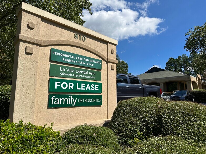 More Photos Of 810 Canton Rd, Marietta Medical For Lease