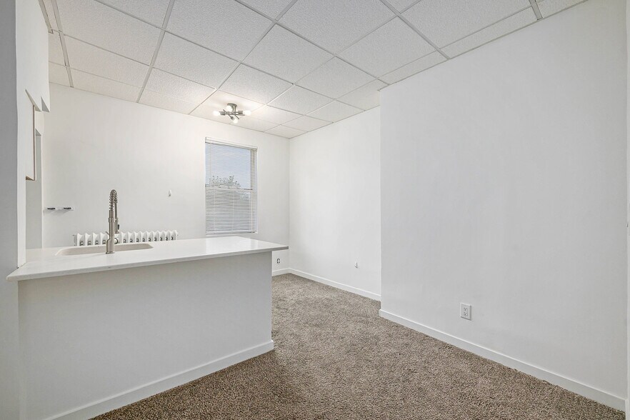 More Photos Of 2501 Poppleton Ave, Omaha Apartments For Sale