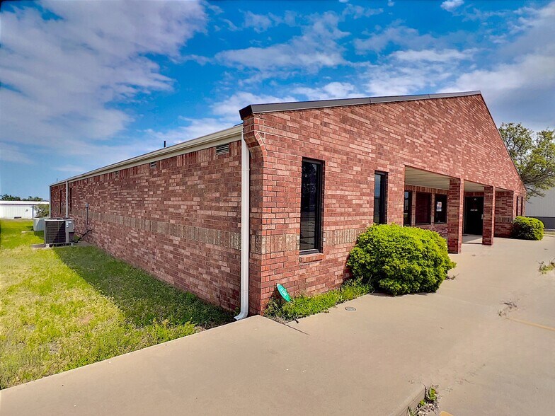 More Photos Of 1400 Lera, Weatherford Medical For Sale