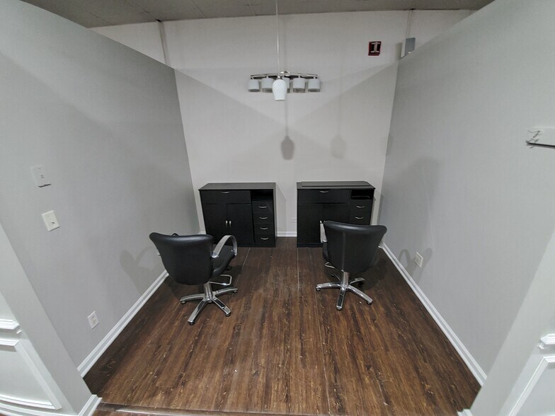 More Photos Of 417-423 Hamilton St, Geneva General Retail For Lease