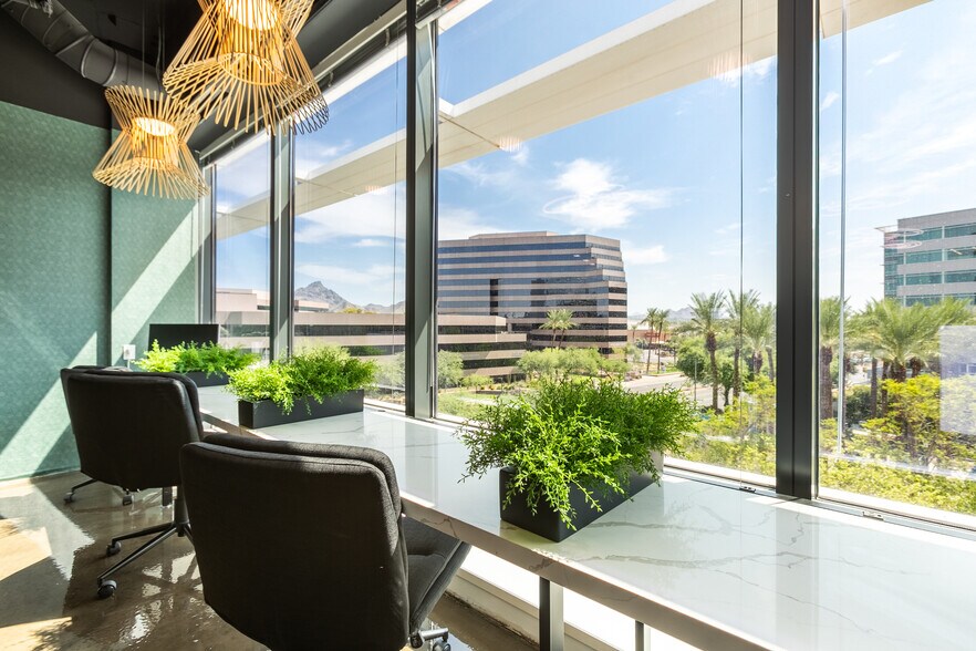 More Photos Of 2325 E Camelback Rd, Phoenix Office For Lease