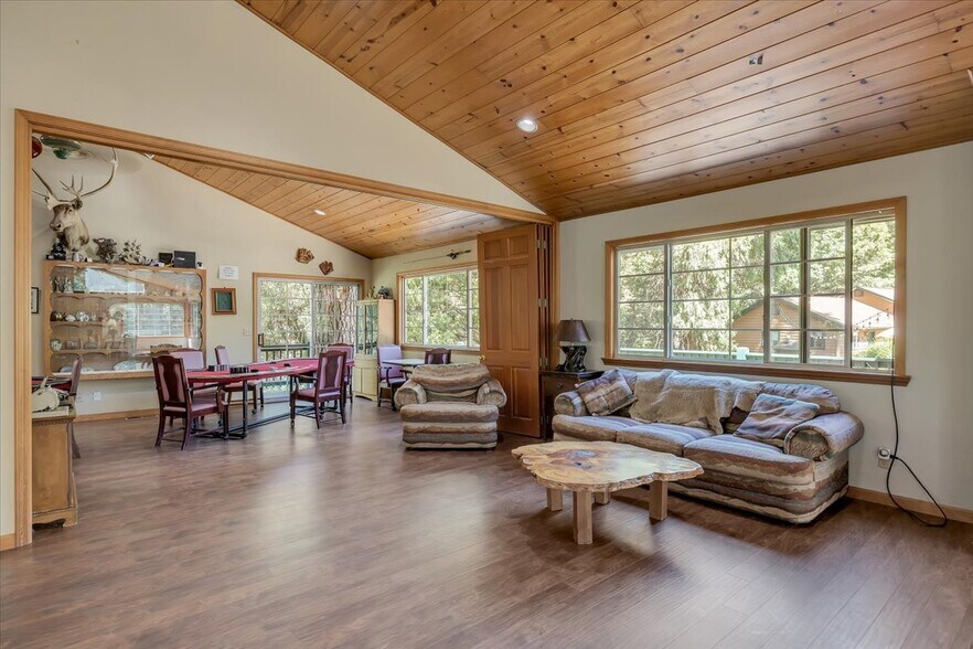 More Photos Of 22732 Middle Camp rd, Sonora Hotel For Sale