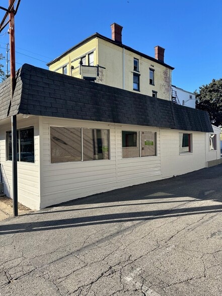 More Photos Of 970 S 3rd St, Louisville Restaurant For Lease