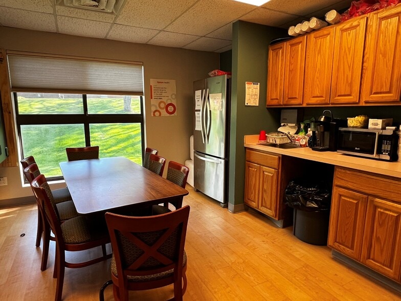 More Photos Of 335 Highland Ave, Cheshire Office For Sale